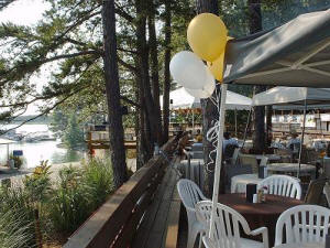 Tiki Hut restaurant at Keowee Marina